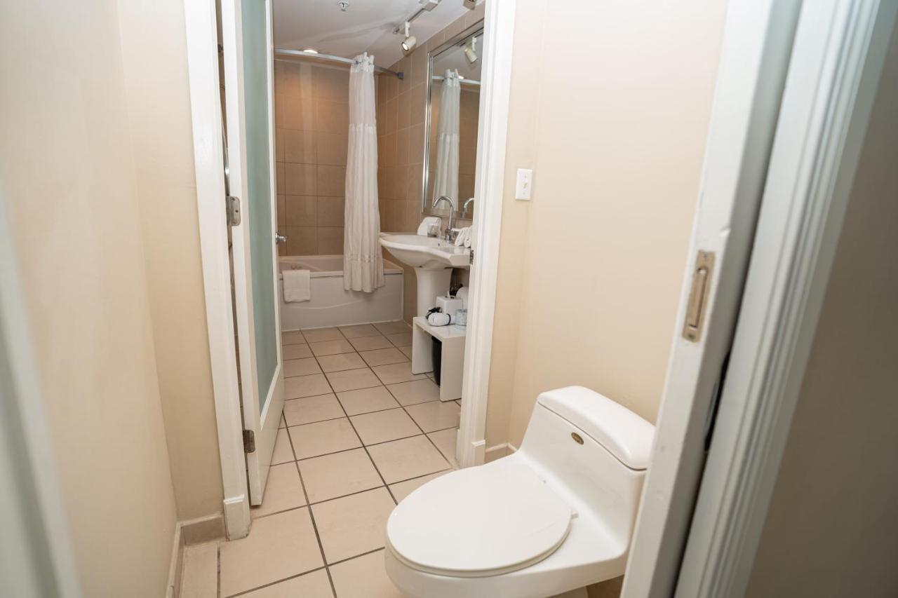 Sagamore King Suite