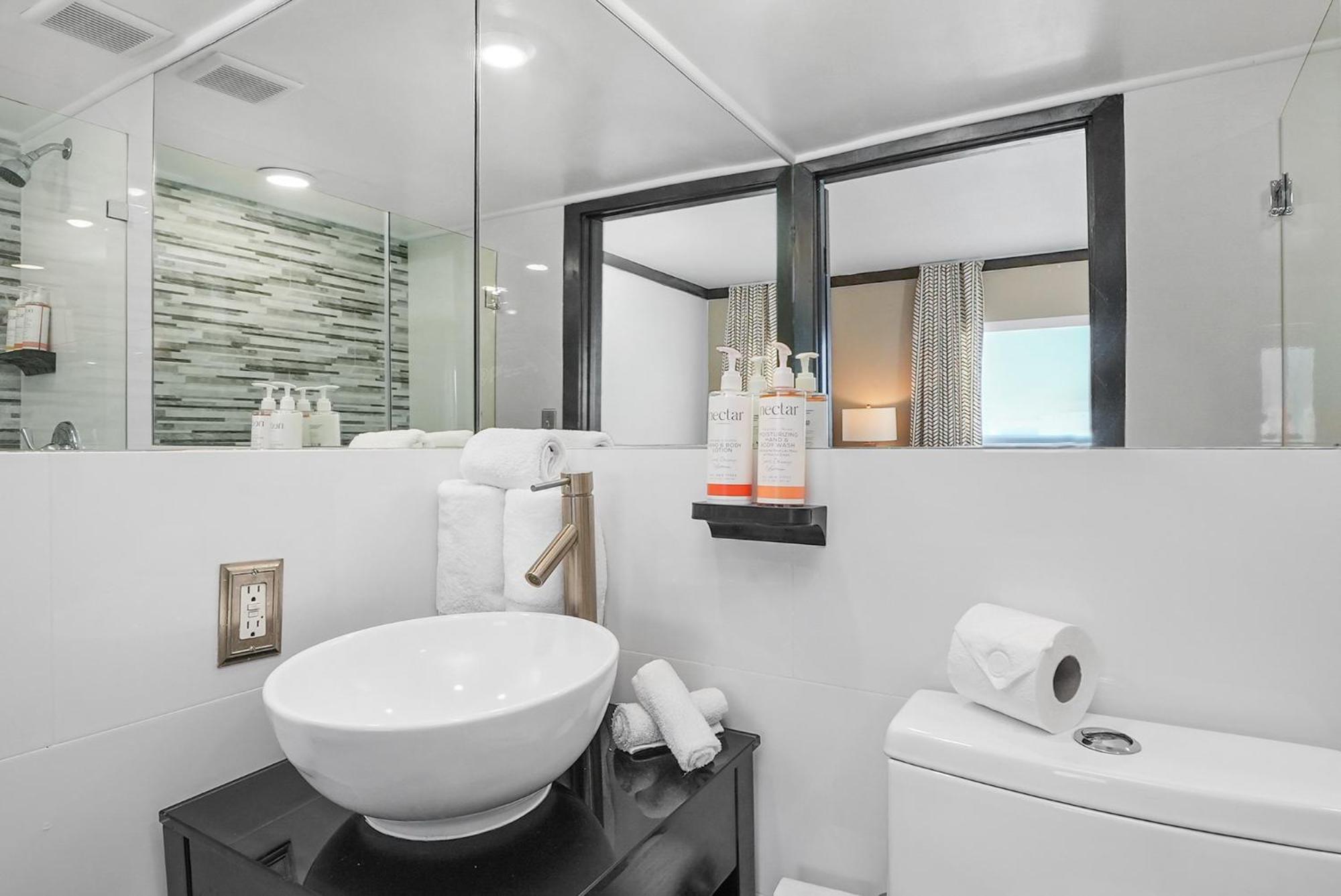 Deluxe One Bedroom Double Queen Suite